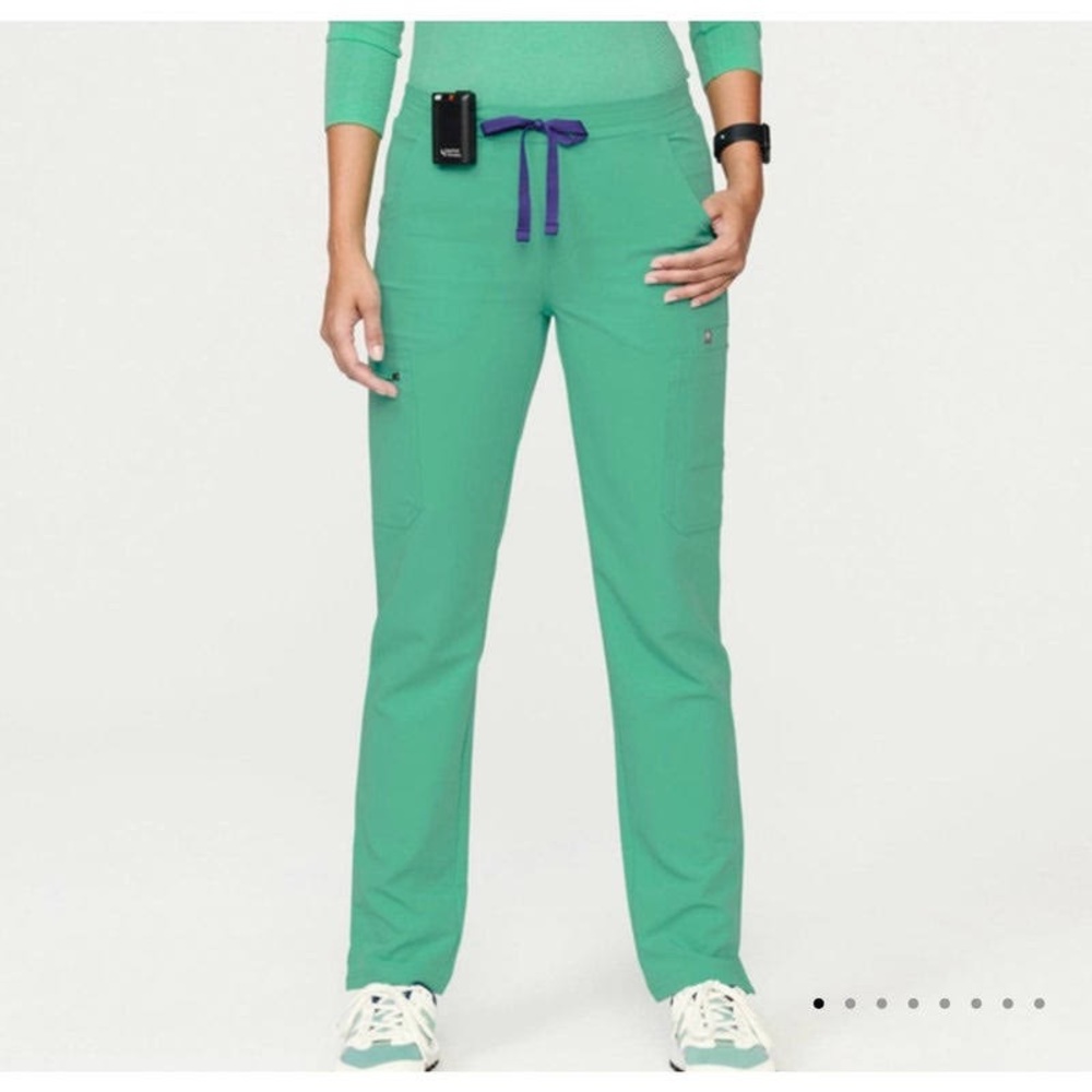 women's Surgical Green Yola™ - Skinny Scrub Pants